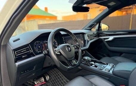 Volkswagen Touareg III, 2019 год, 5 730 000 рублей, 9 фотография