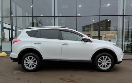 Toyota RAV4, 2018 год, 2 329 800 рублей, 5 фотография