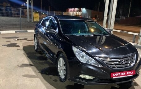 Hyundai Sonata VI, 2011 год, 950 000 рублей, 3 фотография