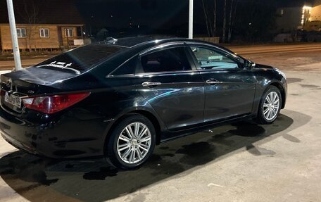 Hyundai Sonata VI, 2011 год, 950 000 рублей, 4 фотография