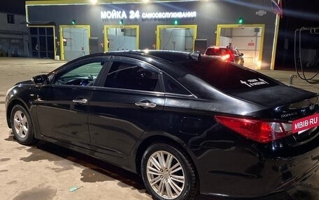 Hyundai Sonata VI, 2011 год, 950 000 рублей, 6 фотография