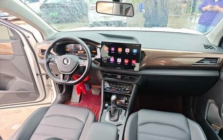 Volkswagen Tharu, 2023 год, 1 700 000 рублей, 8 фотография