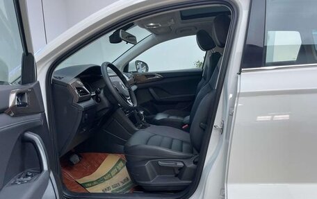 Volkswagen Tharu, 2021 год, 1 400 000 рублей, 10 фотография