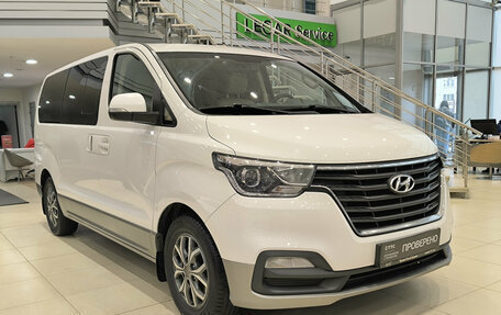 Hyundai H-1 II рестайлинг, 2021 год, 3 550 000 рублей, 3 фотография