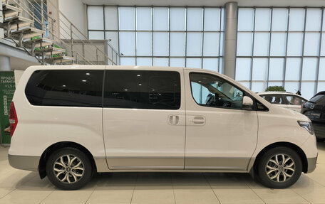 Hyundai H-1 II рестайлинг, 2021 год, 3 550 000 рублей, 4 фотография