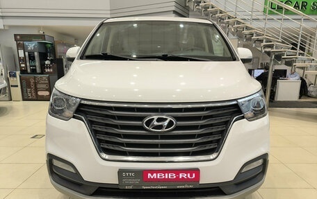 Hyundai H-1 II рестайлинг, 2021 год, 3 550 000 рублей, 2 фотография
