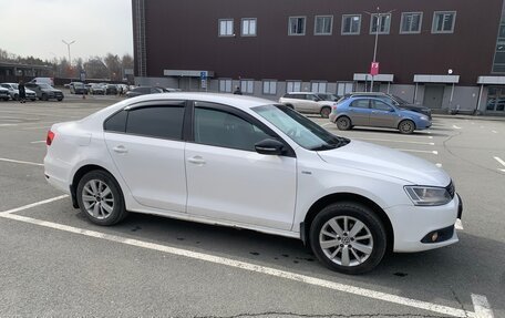 Volkswagen Jetta VI, 2013 год, 750 000 рублей, 4 фотография