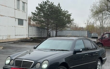 Mercedes-Benz E-Класс, 2000 год, 450 000 рублей, 2 фотография