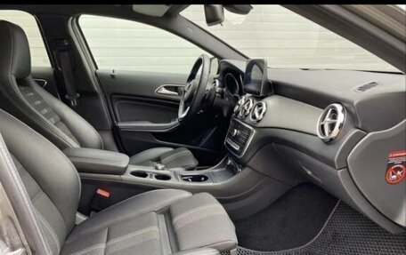 Mercedes-Benz GLA, 2019 год, 3 000 000 рублей, 11 фотография