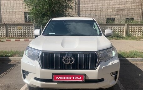 Toyota Land Cruiser Prado 150 рестайлинг 2, 2019 год, 4 500 000 рублей, 1 фотография