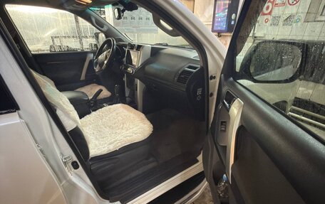 Toyota Land Cruiser Prado 150 рестайлинг 2, 2013 год, 3 000 000 рублей, 5 фотография