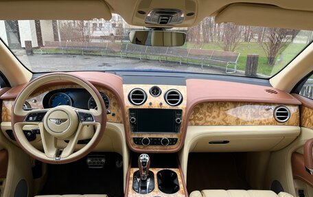 Bentley Bentayga I, 2016 год, 8 100 000 рублей, 18 фотография