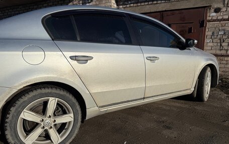 Volkswagen Passat B7, 2011 год, 930 000 рублей, 2 фотография