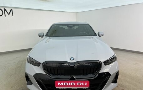BMW 5 серия, 2024 год, 10 237 000 рублей, 3 фотография