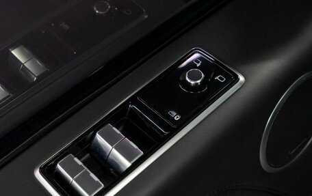 Land Rover Range Rover IV рестайлинг, 2019 год, 7 799 000 рублей, 10 фотография