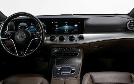 Mercedes-Benz E-Класс, 2021 год, 6 050 000 рублей, 21 фотография