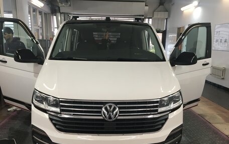 Volkswagen Multivan T6 рестайлинг, 2020 год, 5 500 000 рублей, 5 фотография