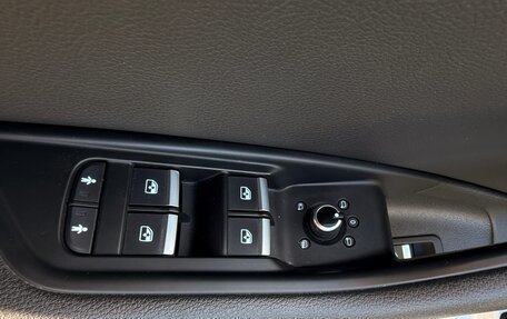 Audi A4, 2019 год, 2 340 000 рублей, 9 фотография