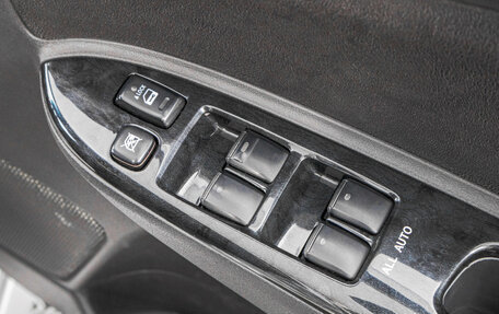 Toyota Wish II, 2003 год, 669 000 рублей, 10 фотография