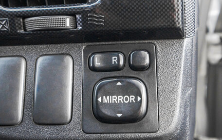 Toyota Wish II, 2003 год, 669 000 рублей, 11 фотография