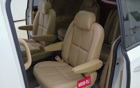 KIA Carnival III, 2019 год, 2 415 000 рублей, 13 фотография