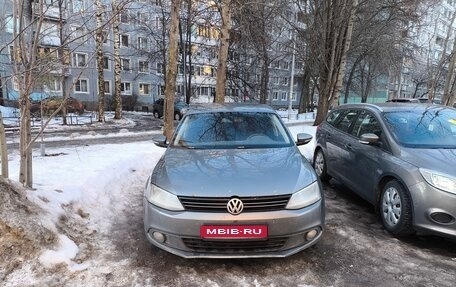 Volkswagen Jetta VI, 2013 год, 800 000 рублей, 1 фотография