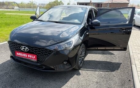 Hyundai Solaris II рестайлинг, 2020 год, 1 400 000 рублей, 1 фотография