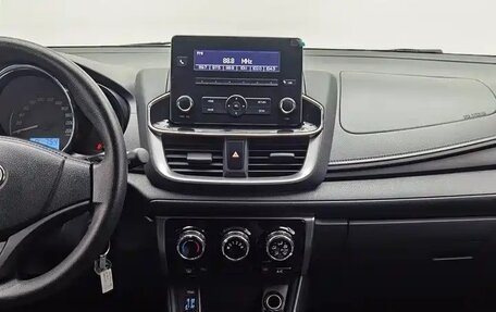 Toyota Yaris XP150 рестайлинг, 2022 год, 1 460 000 рублей, 5 фотография