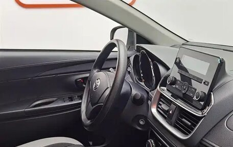 Toyota Yaris XP150 рестайлинг, 2022 год, 1 460 000 рублей, 8 фотография