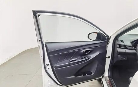 Toyota Yaris XP150 рестайлинг, 2022 год, 1 460 000 рублей, 6 фотография