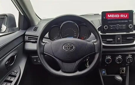 Toyota Yaris XP150 рестайлинг, 2022 год, 1 460 000 рублей, 4 фотография