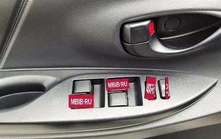 Toyota Yaris XP150 рестайлинг, 2022 год, 1 460 000 рублей, 14 фотография