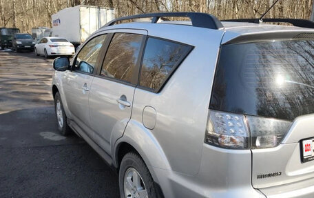 Mitsubishi Outlander III рестайлинг 3, 2011 год, 930 000 рублей, 11 фотография