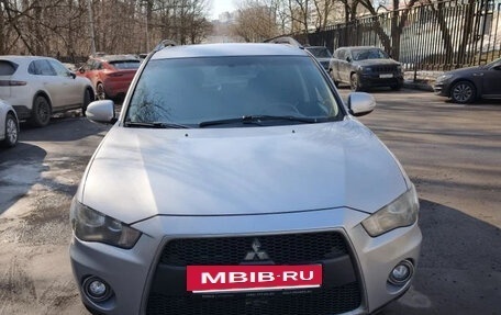 Mitsubishi Outlander III рестайлинг 3, 2011 год, 930 000 рублей, 3 фотография