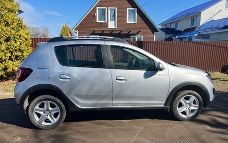 Renault Sandero II рестайлинг, 2017 год, 930 000 рублей, 6 фотография