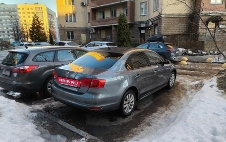 Volkswagen Jetta VI, 2013 год, 800 000 рублей, 2 фотография