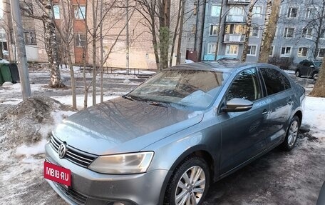 Volkswagen Jetta VI, 2013 год, 800 000 рублей, 4 фотография