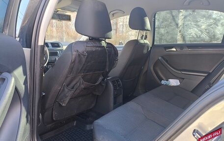 Volkswagen Jetta VI, 2013 год, 800 000 рублей, 7 фотография