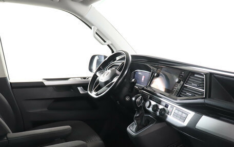 Volkswagen Multivan T6 рестайлинг, 2020 год, 4 999 000 рублей, 9 фотография