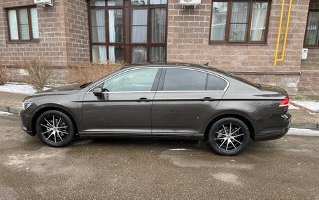 Volkswagen Passat B8 рестайлинг, 2017 год, 1 750 000 рублей, 2 фотография