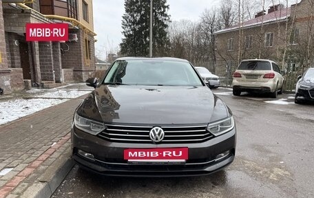 Volkswagen Passat B8 рестайлинг, 2017 год, 1 750 000 рублей, 3 фотография