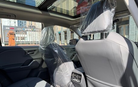 Toyota RAV4, 2025 год, 4 149 000 рублей, 23 фотография