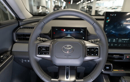 Toyota RAV4, 2025 год, 4 650 000 рублей, 11 фотография