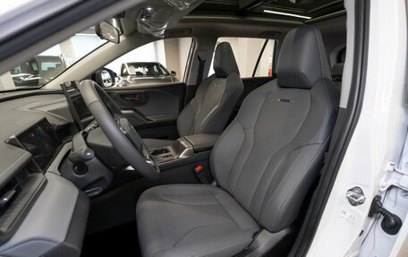 Toyota RAV4, 2025 год, 4 650 000 рублей, 9 фотография