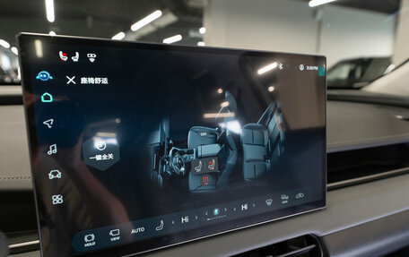 Toyota RAV4, 2025 год, 4 650 000 рублей, 22 фотография