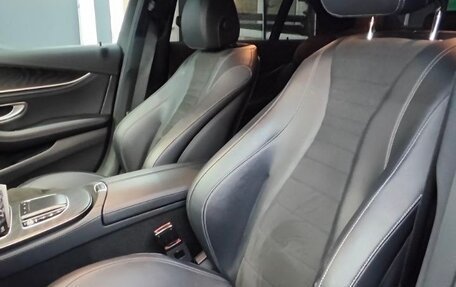 Mercedes-Benz E-Класс, 2020 год, 4 800 000 рублей, 15 фотография