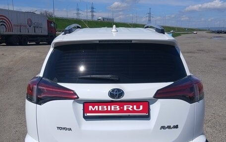 Toyota RAV4, 2018 год, 2 590 000 рублей, 2 фотография