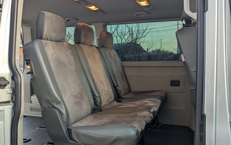 Volkswagen Caravelle T6 рестайлинг, 2015 год, 2 450 000 рублей, 9 фотография