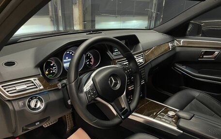 Mercedes-Benz E-Класс, 2014 год, 2 000 000 рублей, 9 фотография