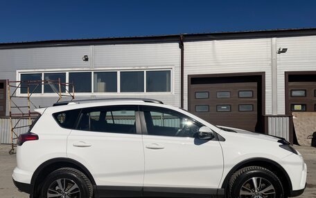 Toyota RAV4, 2017 год, 2 300 000 рублей, 4 фотография